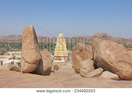 Large Big Stones Boulders In Hampi.  Hemakuta Hill And Virupaksha Temle. Karnataka, India.