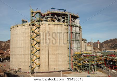 石油製油所タンク
