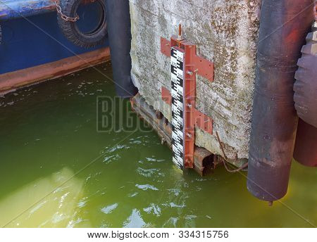 Depth Marks, Draught Line, Depth Of Immersion Of A Ship Or Vessel In Water