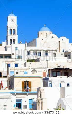 Tipico bianco architettura Adamas Milos greco isola delle Cicladi Grecia