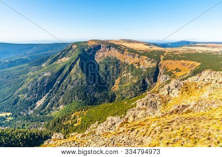 Studnicni Mountain And Giant Valley, Czech: Obri Dul, On Autumn Sunny Day In Krkonose - Giant Mounta