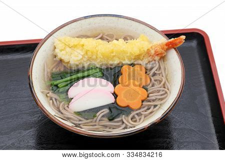 Japanese Tenpura Soba Noodles In A Bowl On Tray
