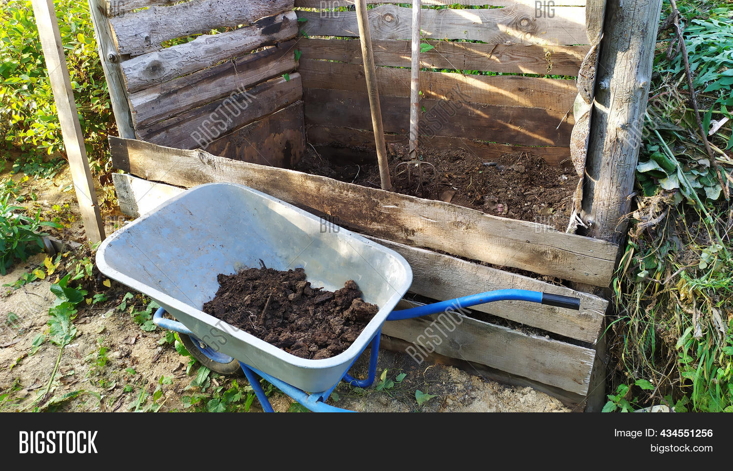 Humus. Cleaning Humus Image & Photo (Free Trial) | Bigstock