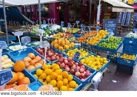 Amsterdam, Netherlands - Nov 28, 2019 : Many Kind Of Fruits On Sell In Albert Cuyp Market In Amsterd