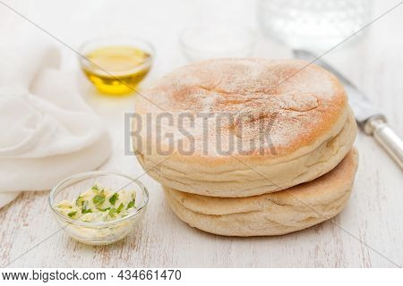 Traditional Portuguese Potato Bread Of Madeira - Bolo De Caco