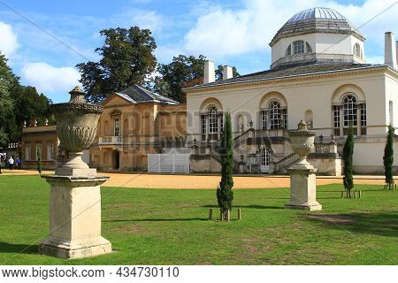 Chiswick House And Gardens, London, 2017.  Neo-palladian Architecture In London, The House Was Built