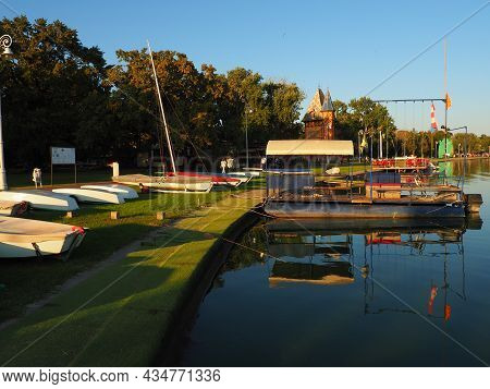 Palic, Serbia, September 11 2021 Boats And Yachts On The Shores Of Lake Palic. Rest On The Water. Sp