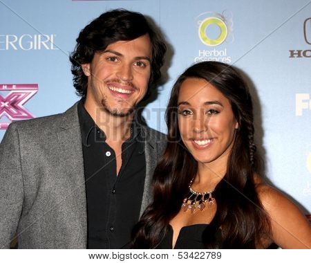 LOS ANGELES - NOV 4:  Alex & Sierra - Alex Kinsey, Sierra Deaton at the 2013 