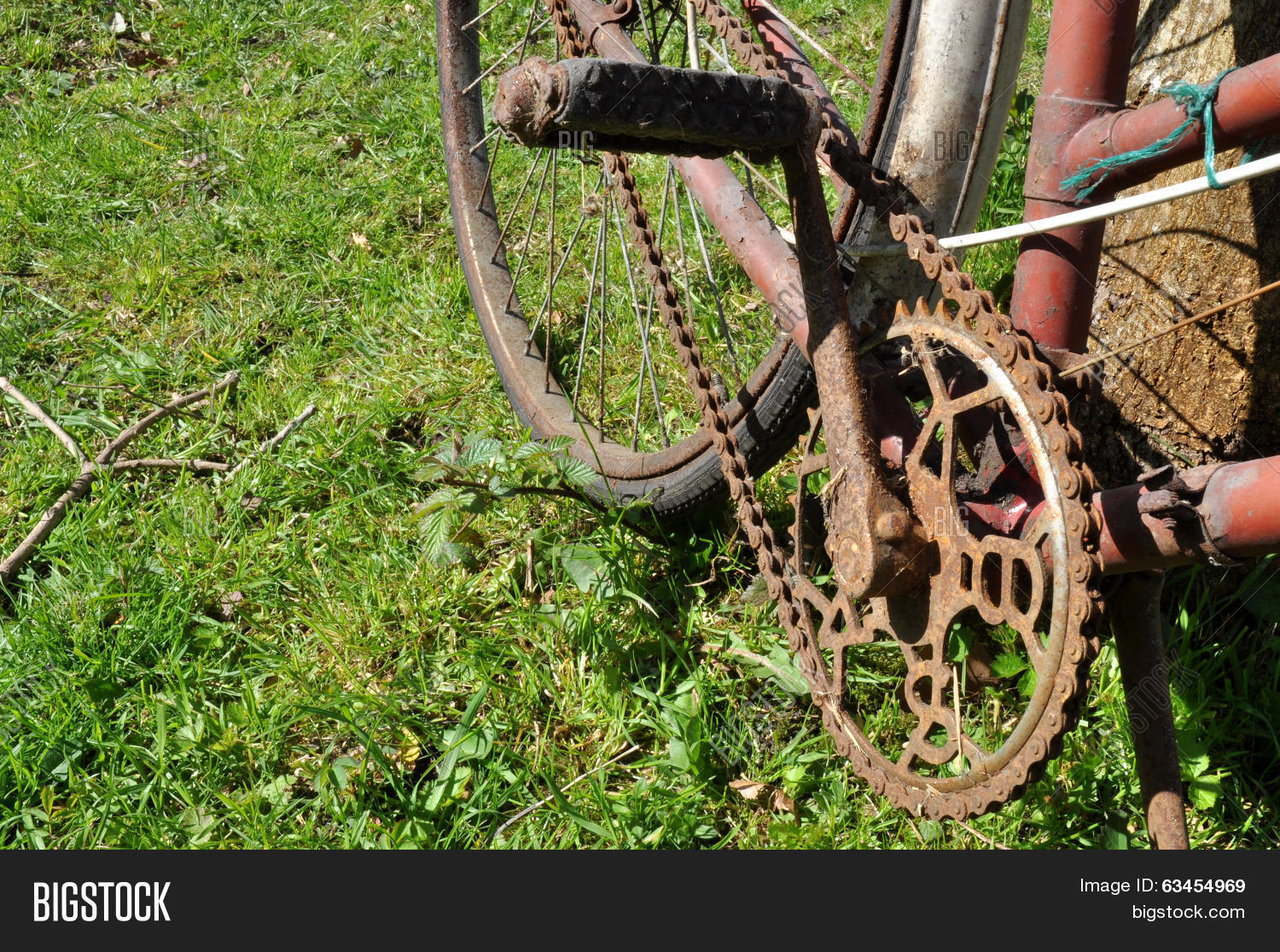old rusty bicycle