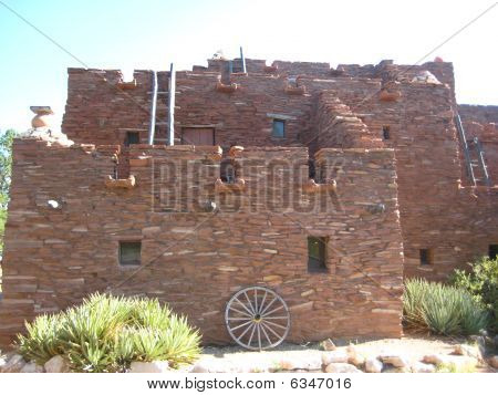 Dom Hopi