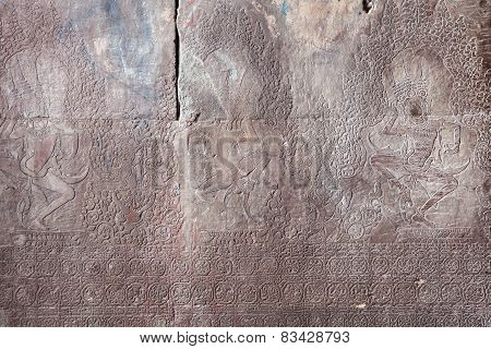 Bas-relief on the wall of Angkor Wat