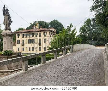 Cassinetta Di Lugagnano (milan)