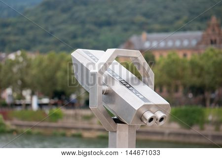 sightseeing tower viewer; observation binoculars; curiosity; viewing stand; scenic telescope; metal