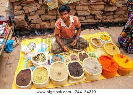 Fatehpur Sikri, India-november 9: Unidentified Man Sells Spices At The Street Market On November 9, 