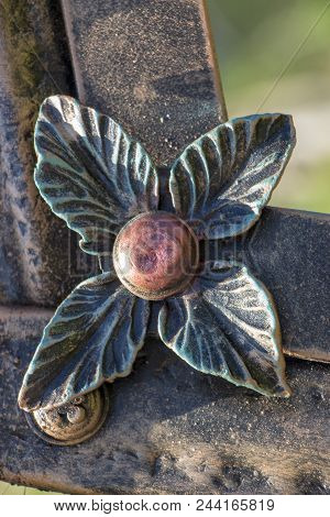Forged Flower Of Forged Elements For Metal Gates.