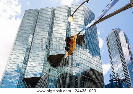 Toronto,canada-august 3,2015:urban View Of Traffic Light And Skyscrapers In Toronto During A Sunny D