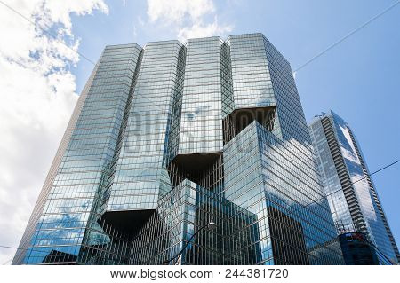 Toronto,canada-august 3,2015:urban View Of Skyscrapers In Toronto During A Sunny Day