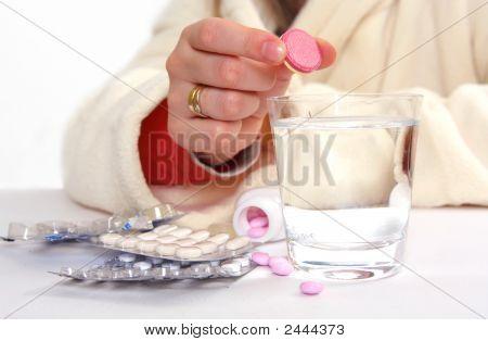 Kötü kadın ve hap