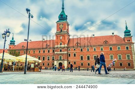 Warsaw, Poland - May 07, 2017: Royal Castle In Warsaw - National Monument. It Is Included In The Sta