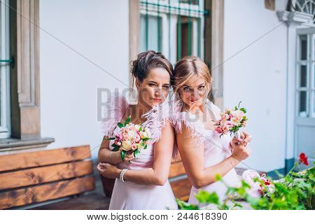 Stylish Bridesmaids Having Fun In Old Square. Rendy Wedding, Same Bridesmaids Dresses. Wedding Day.