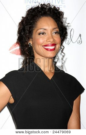 LOS ANGELES - 17 OCT: Gina Torres qui arrivent aux filles LES 11e Cabaret annuel à la péninsule d'Avalon sur O