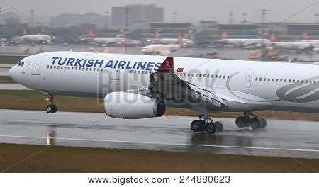 Airplane Landing To Airport