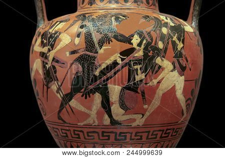 New York, Usa - June 26th, 2008: Ancient Greek Neck Amphora Depicting Hercules Battles The Amazons. 