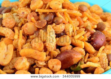 Indian Snacks : Mixture (roasted Nuts With Salt Pepper Masala, Pulses, Channa Masala Dal Green Peas)
