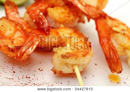 Gamberoni fritti serviti nel piatto