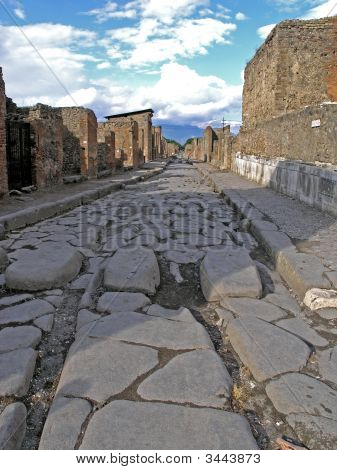 ใน Pompei กับติดตามรถโรมันเก่า