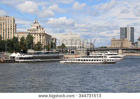 Moscow, Russia - June 30, 2019: River Pleasure Boats On The Moscow River And Borodino Bridge. The Bo