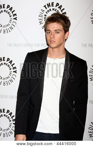 LOS ANGELES - huhti 12: Chad Duell saapuu yleinen sairaala juhlii 50 vuotta - Paley on
