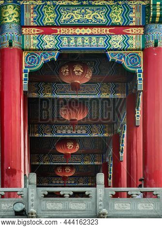 Nonthaburi, Thailand - 26 Dec 2021 : Architecture Chinese Style Temple And Traditional Chinese Lante