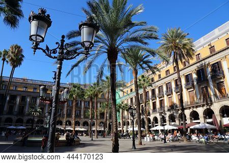 Barcelona, Spain - October 7, 2021: People Visit  Placa Reial Square In Barri Gotic District Of Barc
