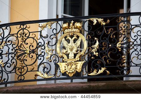 PETERHOF รัสเซีย - 1 กรกฎาคม: Peterhof พระราชวังใกล้เซนต์ปีเตอร์สเบิร์ก รัสเซีย 1 พฤษภาคม 2012 ใน Peterhof, Rus