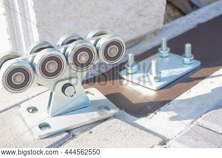 Sliding Gate Fittings Set. Carriage, Rollers, Sliding Gate Catchers.