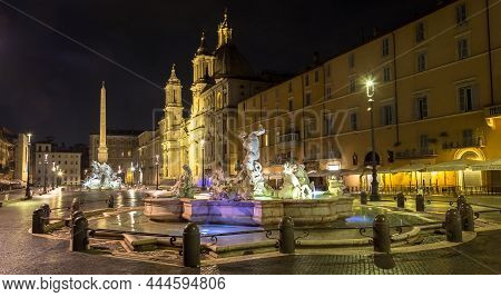 Rome, Italy - Circa August 2020: Piazza Navona (navona's Square) With The Famous Bernini Fountain By