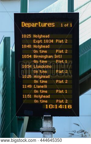 Prestatyn, Uk: Dec 14, 2021: An Electronic Display Panel Lists Forthcoming Departures From Prestatyn