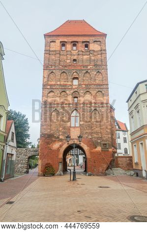 Chojnice, Poland - September 22, 2021: Czluchowska Gate In Old Town Of Chojnice.