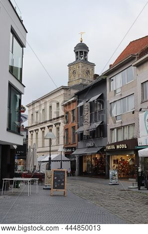 Ninove, Belgium, 5 January 2022: View Of The Shopping Street Leading From The Graanmarkt, And Old To