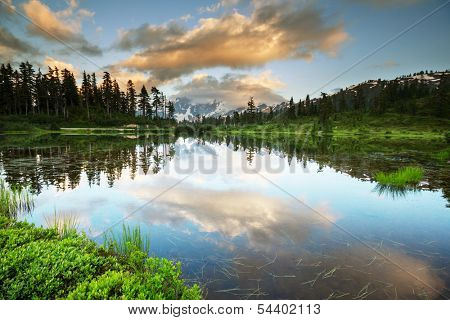 Picture Lake and Mount Shuksan,Washington