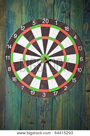 Dart In Centre
