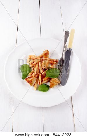 Maccheroncini With Tomato Sauce And Chicken Goulash