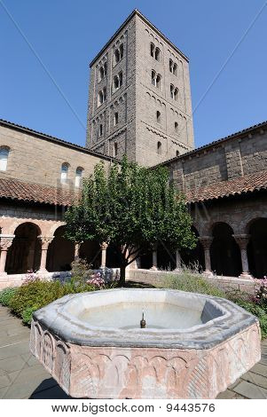 Cloisters gårdhave