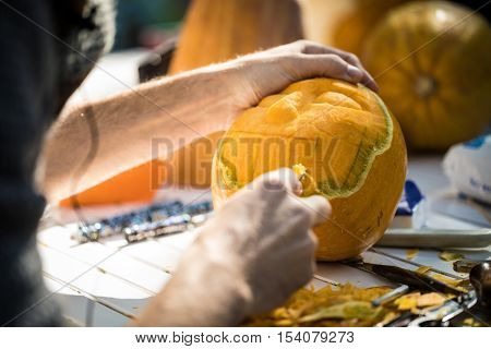 Helloween Pumpkin Carving