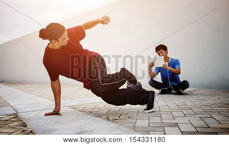 Breakdance Freestyle Hip-Hop Streetdance Teenager Concept