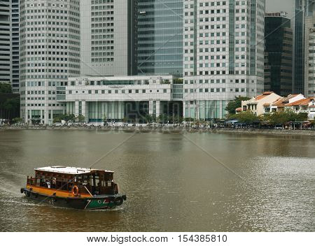 SINGAPORE CITYSCAPE (View of Singapore financial district with Singapore River in the foreground)