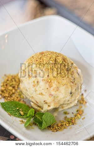 pistachio ice cream in plate 