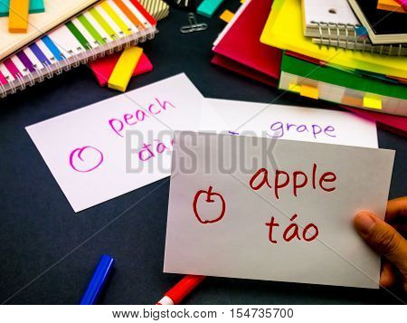Learning New Language Making Original Flash Cards; Vietnamese