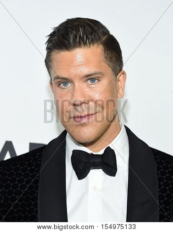 LOS ANGELES - OCT 27:  Fredrik Eklund arrives to the amFAR's Inspiration Gala on October 27, 2016 in Hollywood, CA                